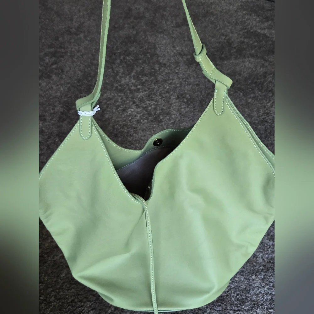 VIOLA CASTELLANI Made ln Italy Leather Hobo With Oval Bottom.Sage. NWT